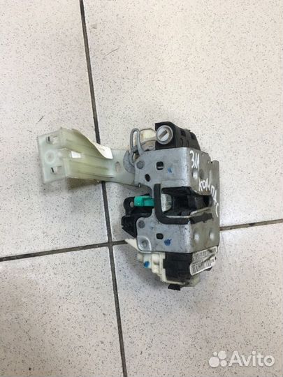 Замок дверной задний левый Jeep Compass