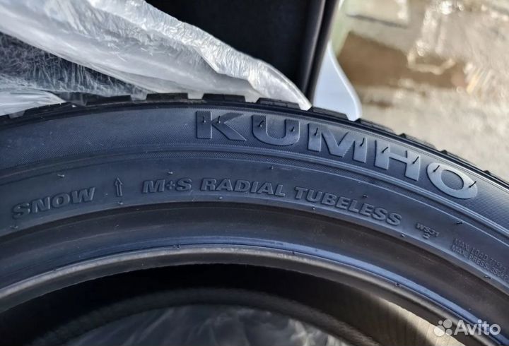 Kumho WinterCraft SUV Ice WS31 225/55 R19 99H