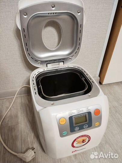 Хлебопечка с автозамесом Binatone BM-1168