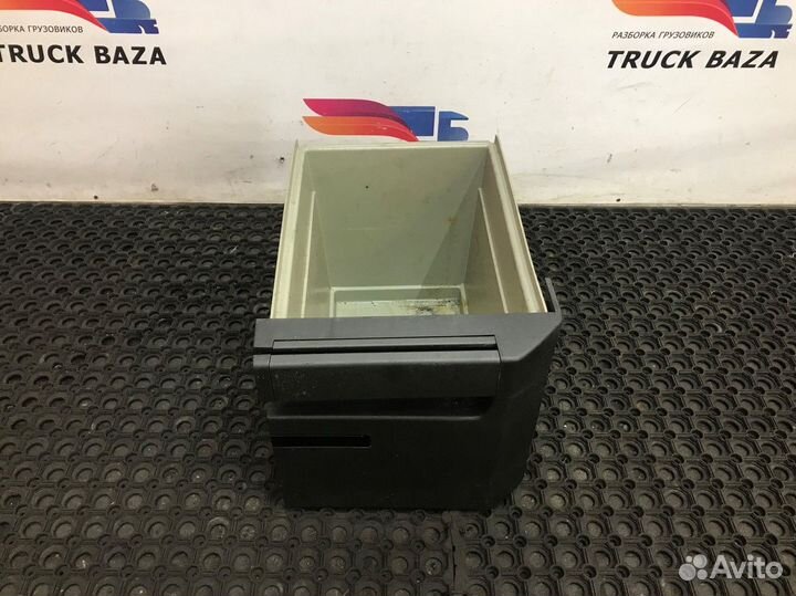 Бардачок вещевой левый Volvo FH