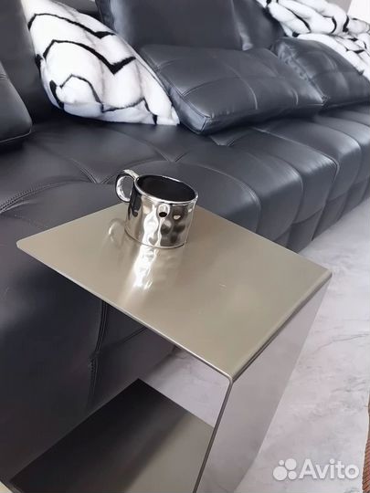 Стол журнальный из нержавеющей стали