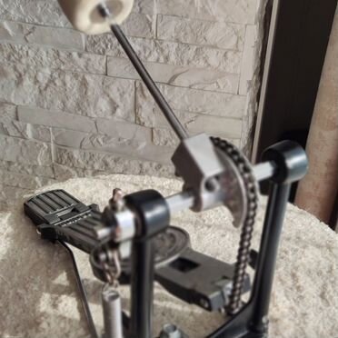 Педаль для бас барабана бочки