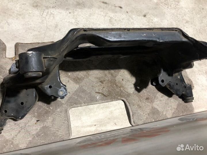 Подрамник Nissan X-Trail