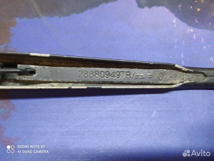 Поводок стеклоочистителя левый Renault Logan 1