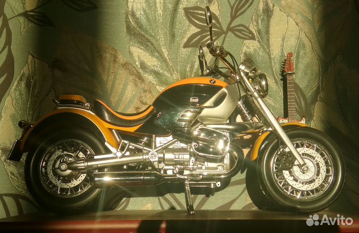 Модель мотоцикла BMW R1200C 1:6