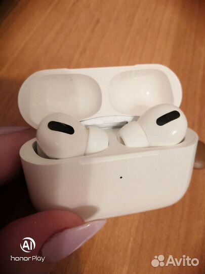 Наушники Apple