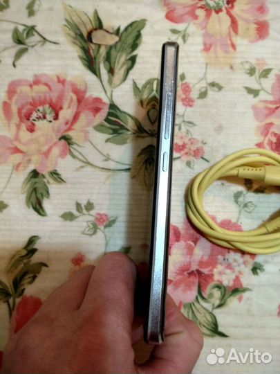 Prestigio Muze X5 LTE, 8 ГБ