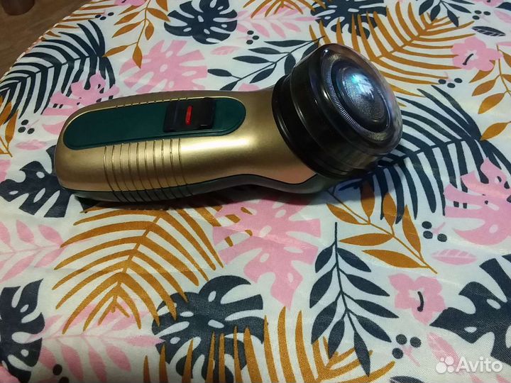 Бритва без имени на батарейках