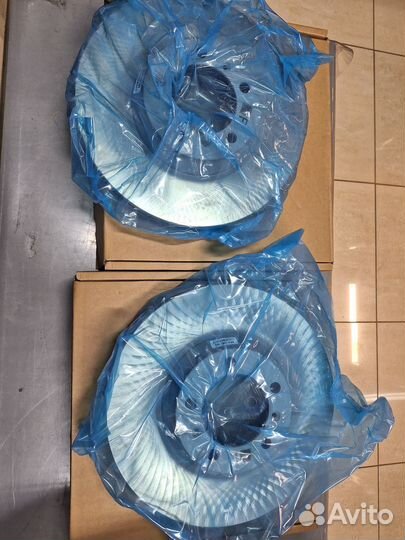 Диск тормозной передний правый, левый на Porsche C