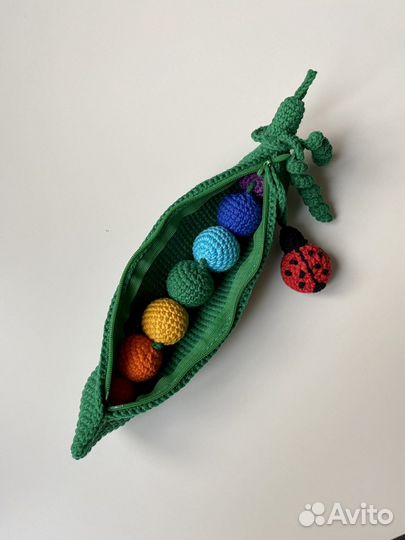 Развивающая игрушка Стручок гороха