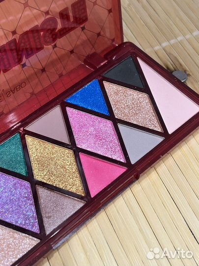 Тени Vivienne sabo illusionniste