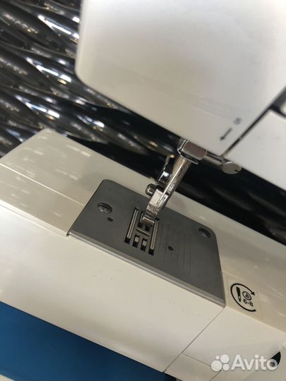 Швейная машина Singer 2290