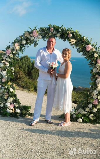 Аренда стульев,чехлов,арок для регистрации