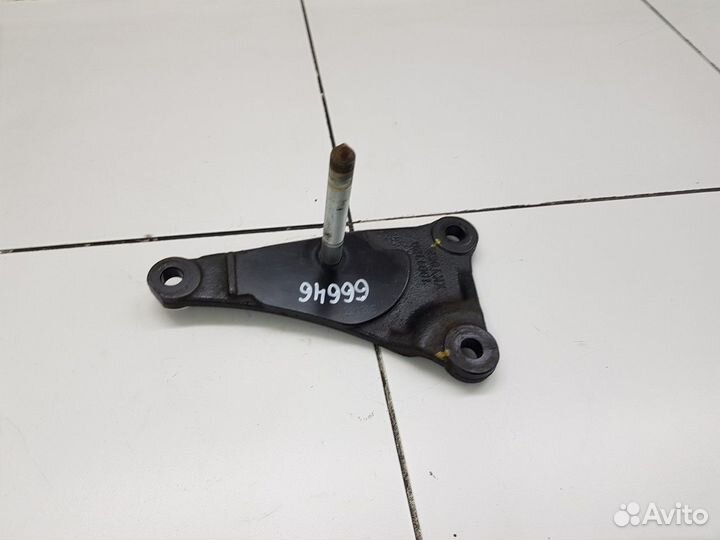 Кронштейн опоры кпп (Haval F7)