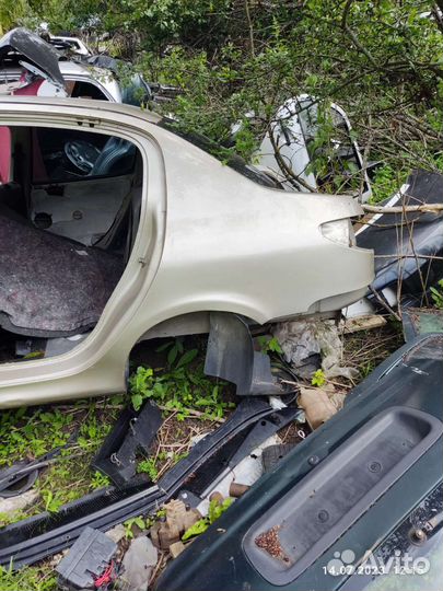 Крыло заднее Peugeot 206 седан