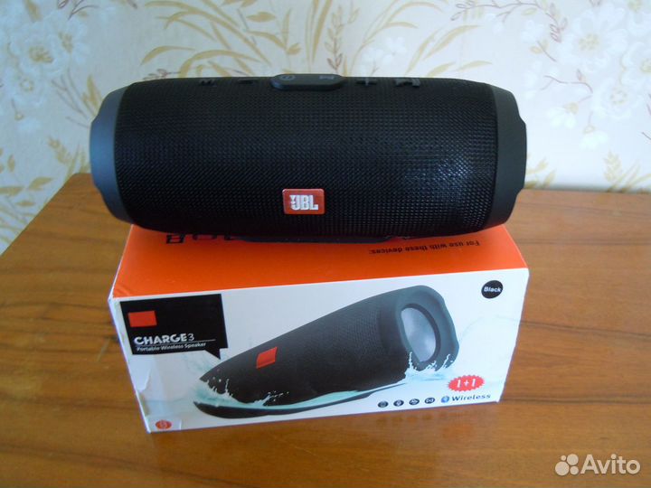 Беспроводная портативная колонка JBL Charge 3