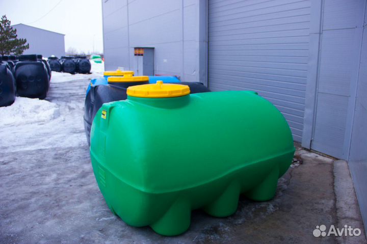 Бак для воды и дизтоплива 2000 лит
