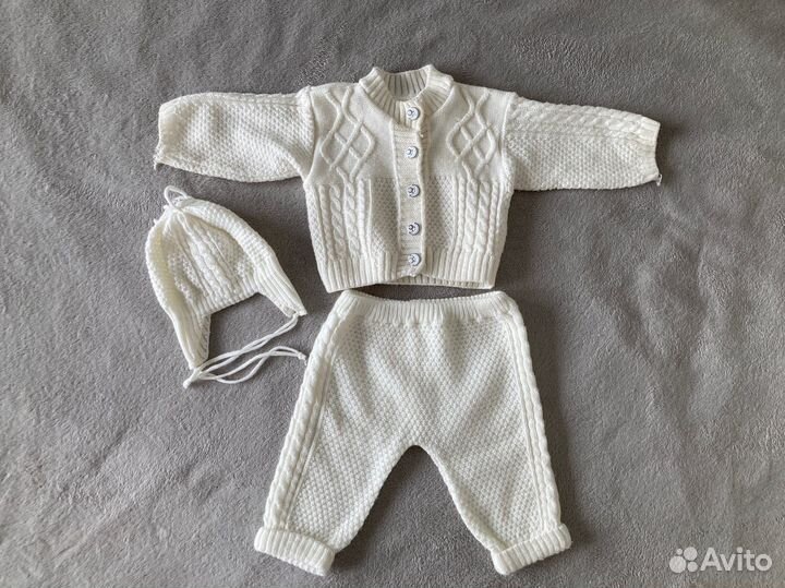 Вязанный комплект для малыша