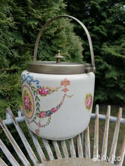 Старинная бисквитница