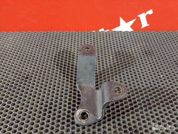 Кронштейн стойки стабилизатора