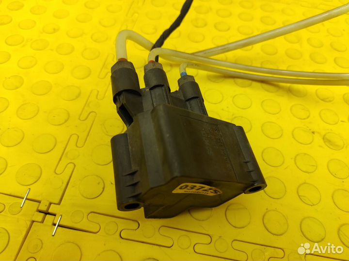 Блок клапанов пневмоподвески Mercedes-Benz S212