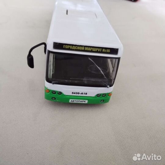 Модель автобуса