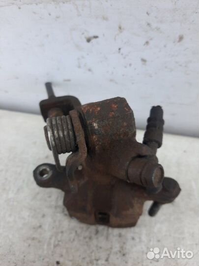 Суппорт тормозной задний правый Honda Civic