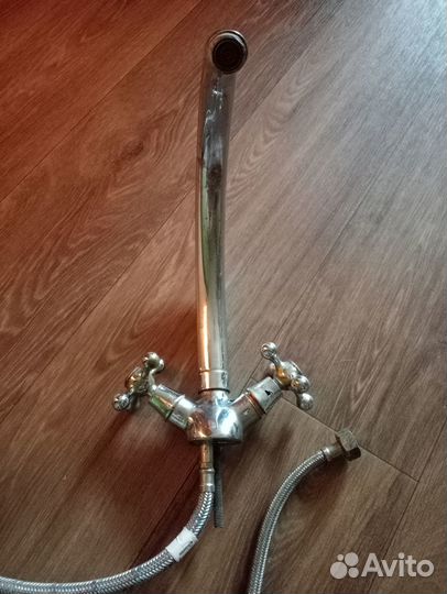 2 новых шланга для воды. Смеситель бу