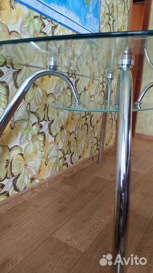 Кухонный стол стеклянный