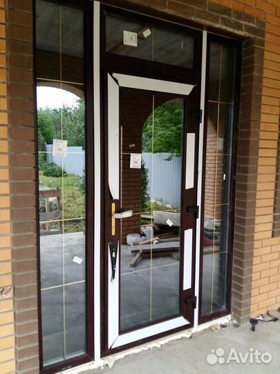 Пластиковые двери Рехау