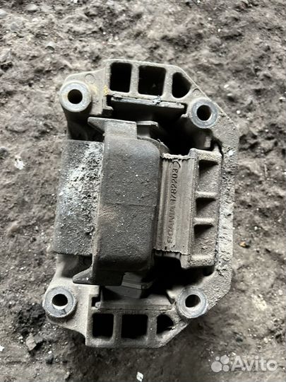 Подушка кпп scania 5 серия. 1782203