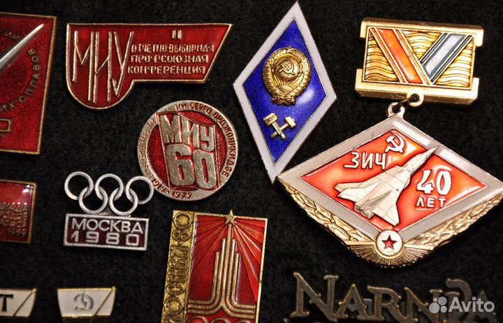 Значка на разные темы: спорт, олимпиада, музыка