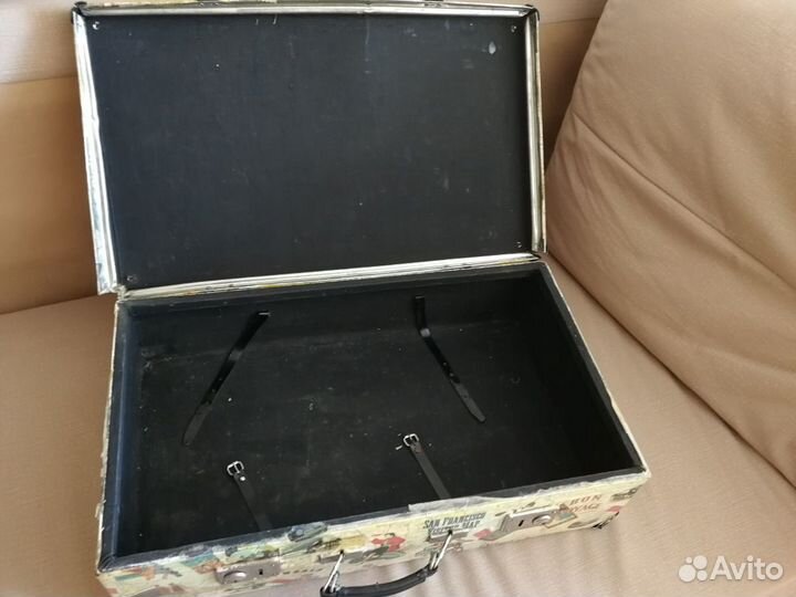 Продаётся чемодан