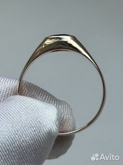 Золотое кольцо с сапфиром 583 пробы