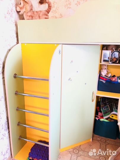 Детская стенка с кроватью