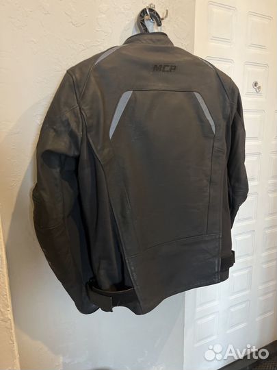 Мотокуртка кожаная 54 размера