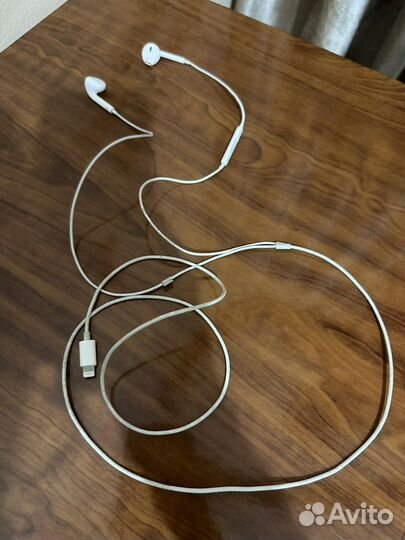 Наушники earpods