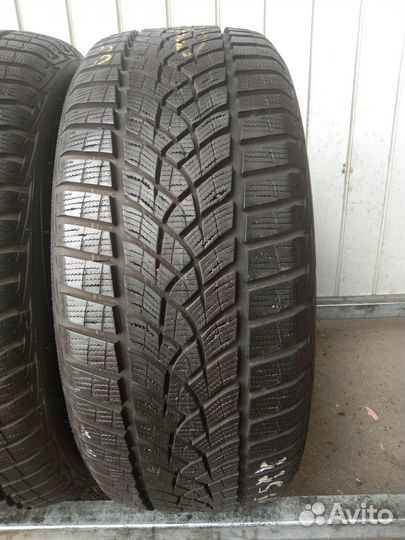 Goodyear UltraGrip Performance Gen-1 225/50 R17