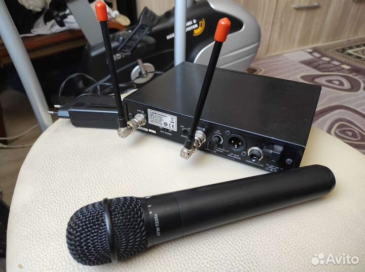 Система audio-technica ATW R2100al c микрофоном