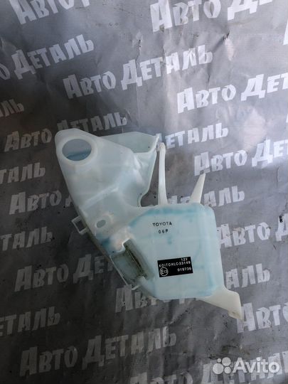 Бачок омывателя лобового стекла Toyota Camry 70
