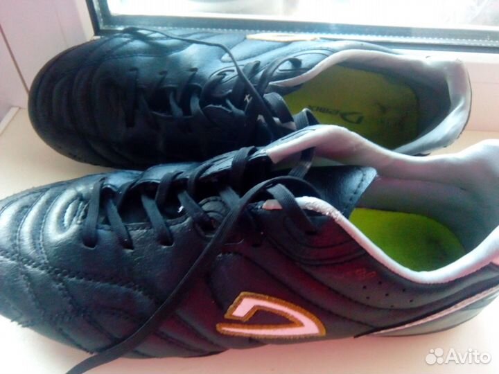 Футбольные бутсы