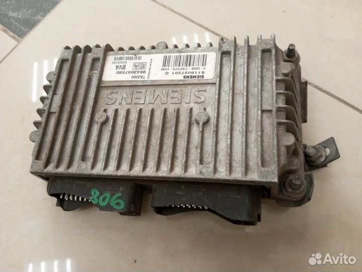 Блок электронный Peugeot 806 минивен EW10J4 2001