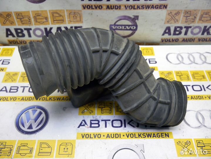 Патрубок воздушного фильтра резиновый Вольво S80 X