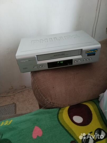 Видео магнитофон Philips