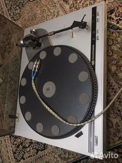 Проигрыватель винила