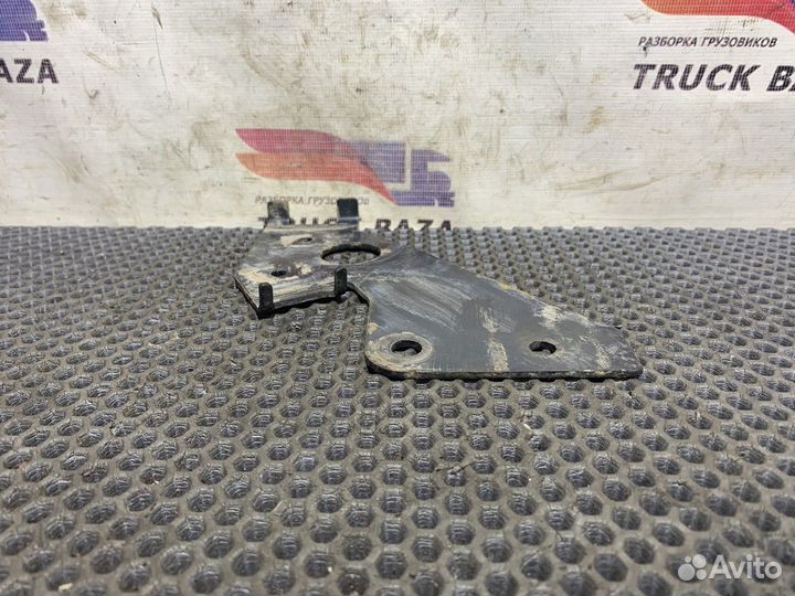 81619410315 Кронштейн трубок отопителя