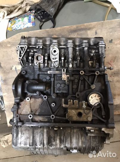 Фольксваген Т-4 мотор ацв 2.5 в разборе