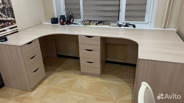 Письменный стол