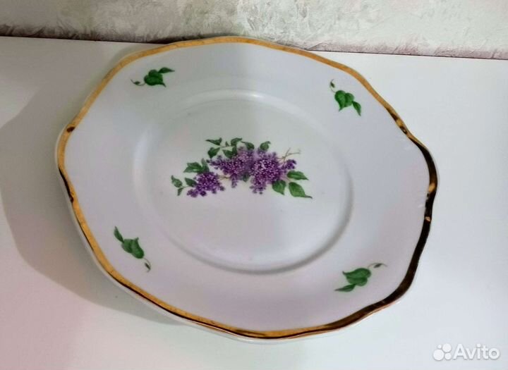 Фарфоровая супница с тарелкой сирень набор