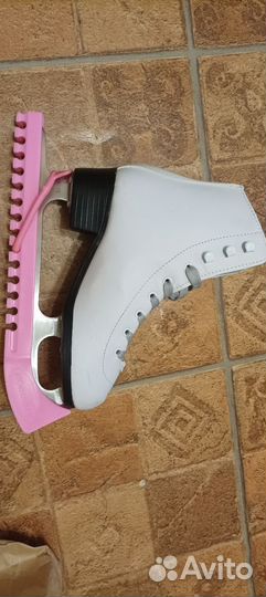 Коньки фигурные женские 35 размер